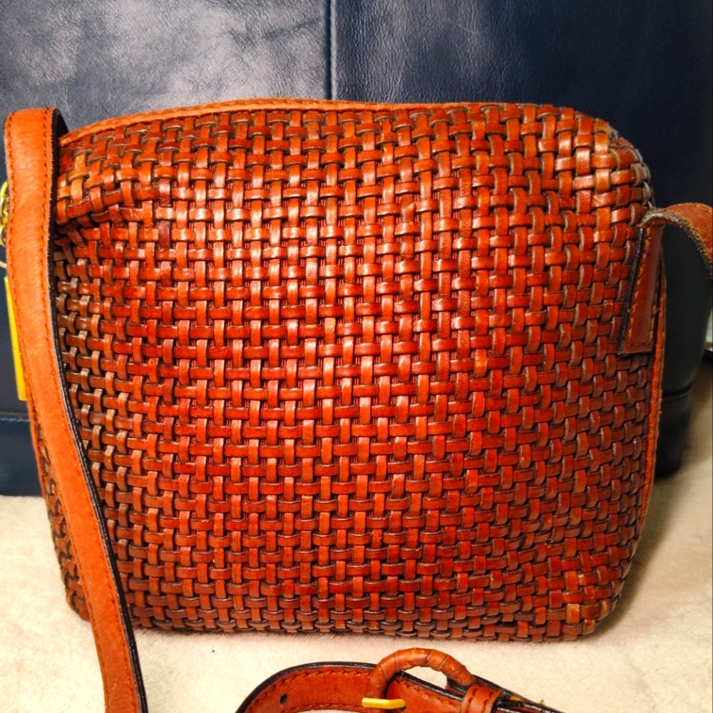 - Leather Shariff shoulder bag